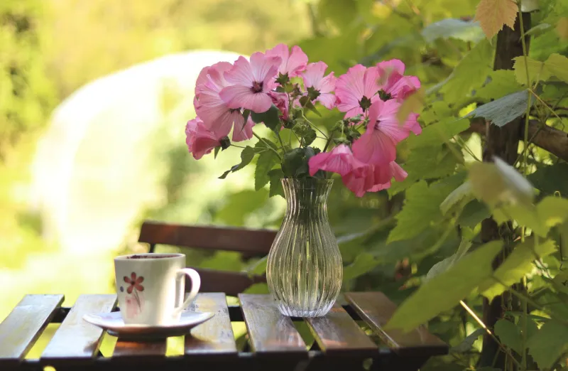 Grocery Store Flowers, Five-Star Tablescape: The $30 Hosting Trick I Use Every Time